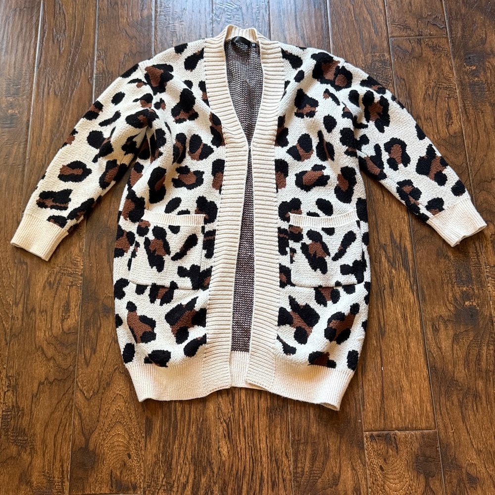 Janice brand Leopard Print Cardigan Sweater, size small
